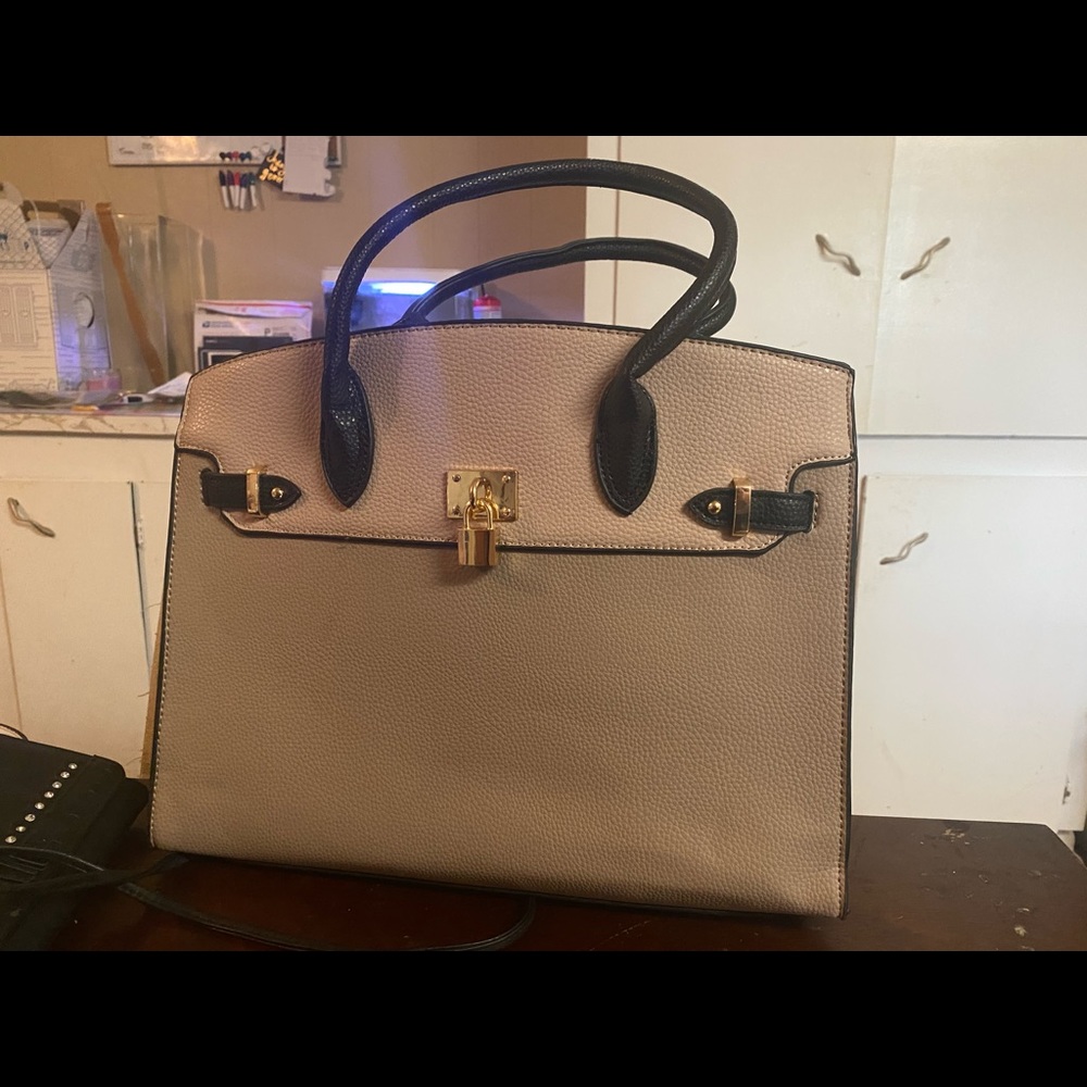 Deluxity Large Satchel
